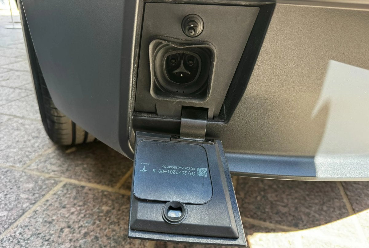 Tesla Cybercab Doesn't Support AC Charging