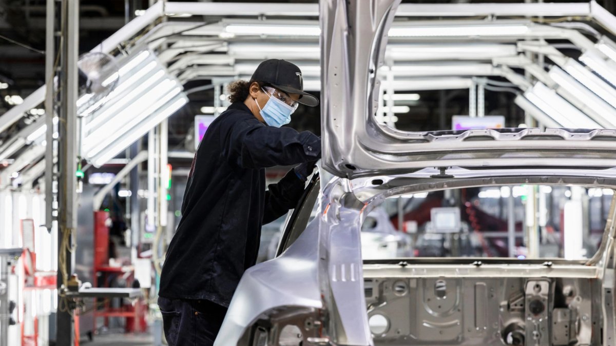 Tesla Celebrates 750,000 Vehicles Built at Giga Berlin