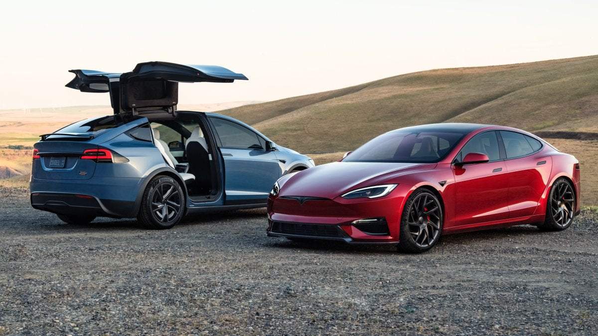 Tesla Adds FSD v14.3 Lite to Intel Model S/X with 2026.38.5.1