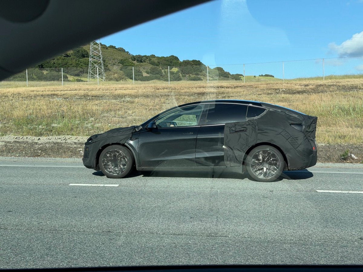 Tesla Model Y L Spotted Testing in U.S. for the First Time