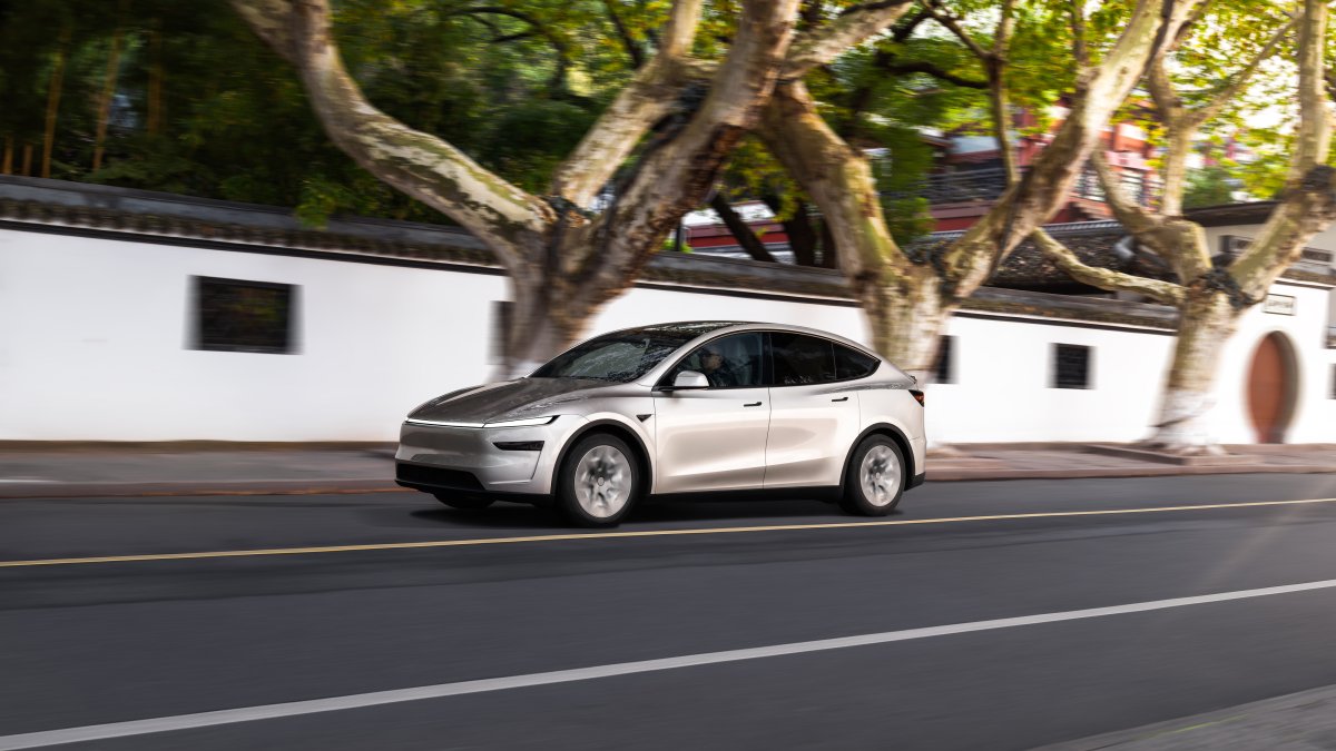 Tesla Model Y L Gets Official EPA Range Ratings