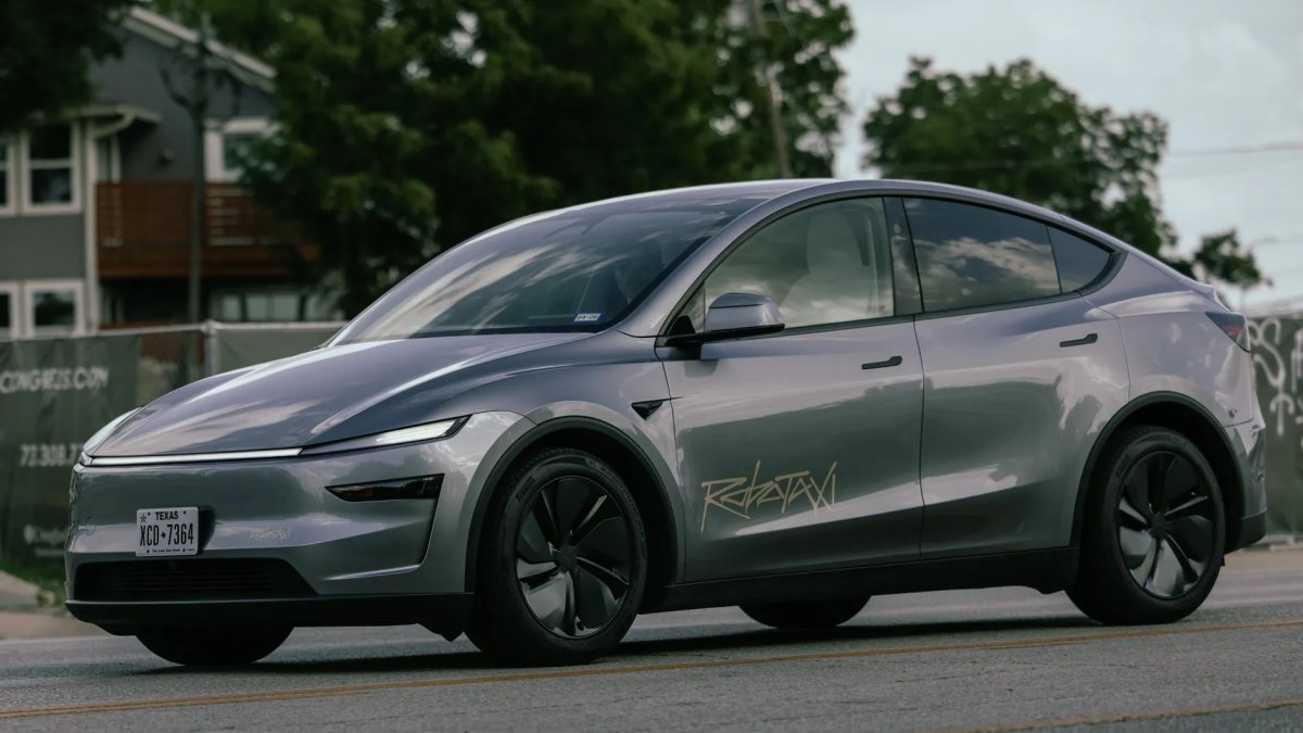 NHTSA ADS crash reports reveal differences among robotaxi operators