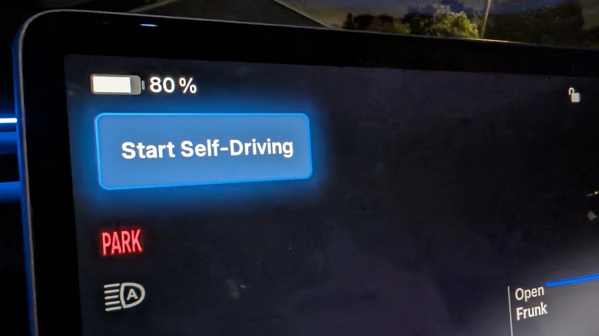 Tesla Starts Rolling Out New Version of FSD v14 Lite With New Features