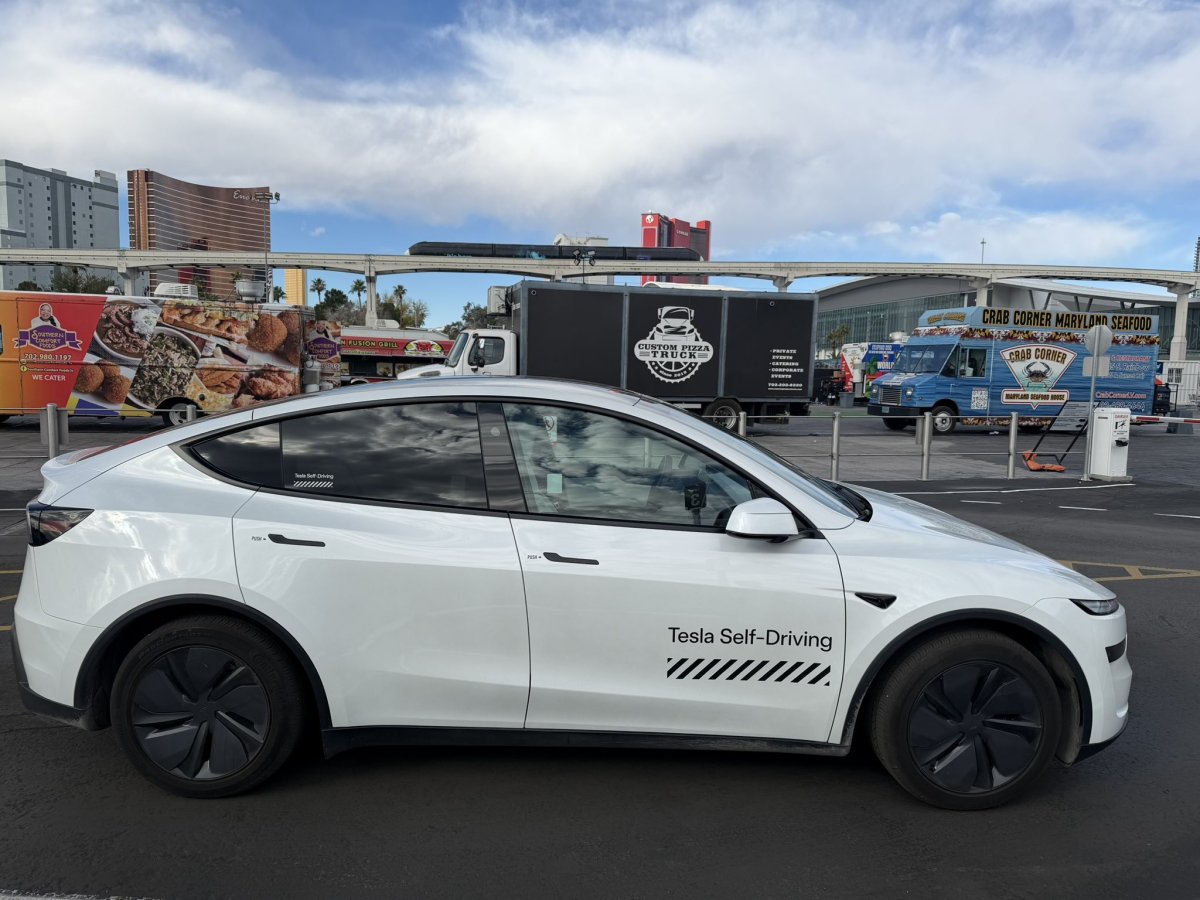 Tesla's FSD Starts Being Used in Underground Las Vegas Airport Loop, Roadmap Outlined