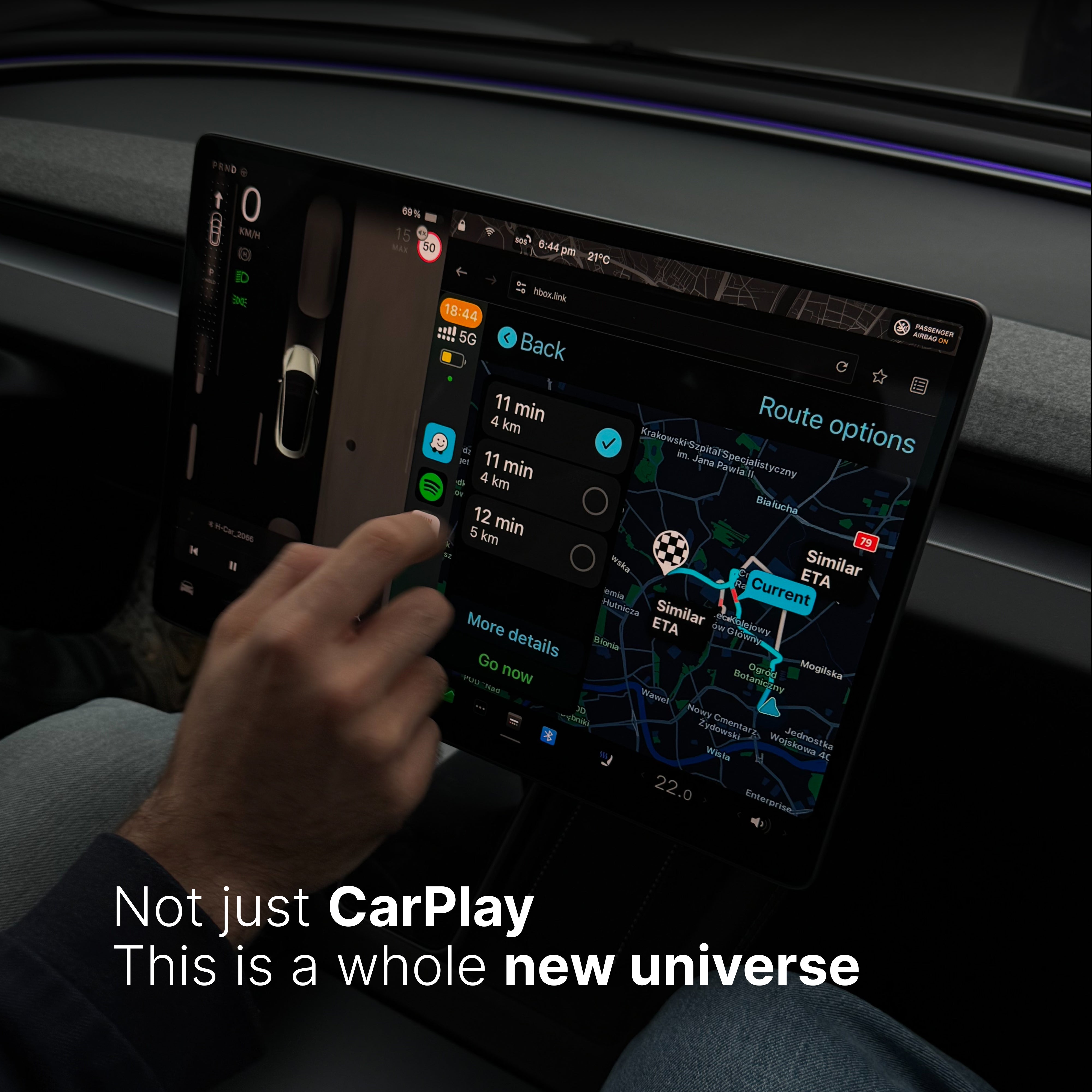 Teslahubs™ Space Box – CarPlay für Y, 3, S, X, Cybertruck