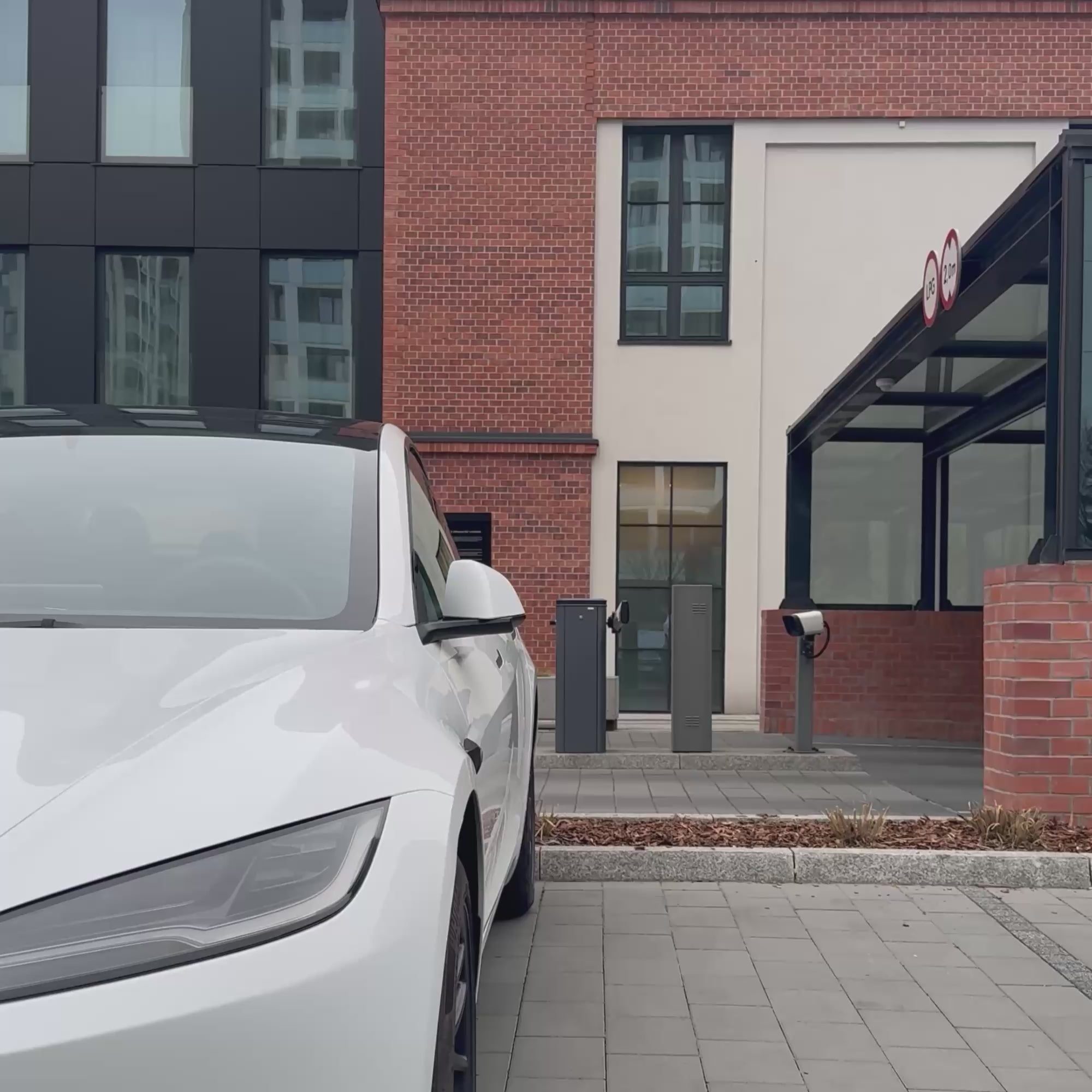 Teslahubs™ Space Box – CarPlay für Y, 3, S, X, Cybertruck