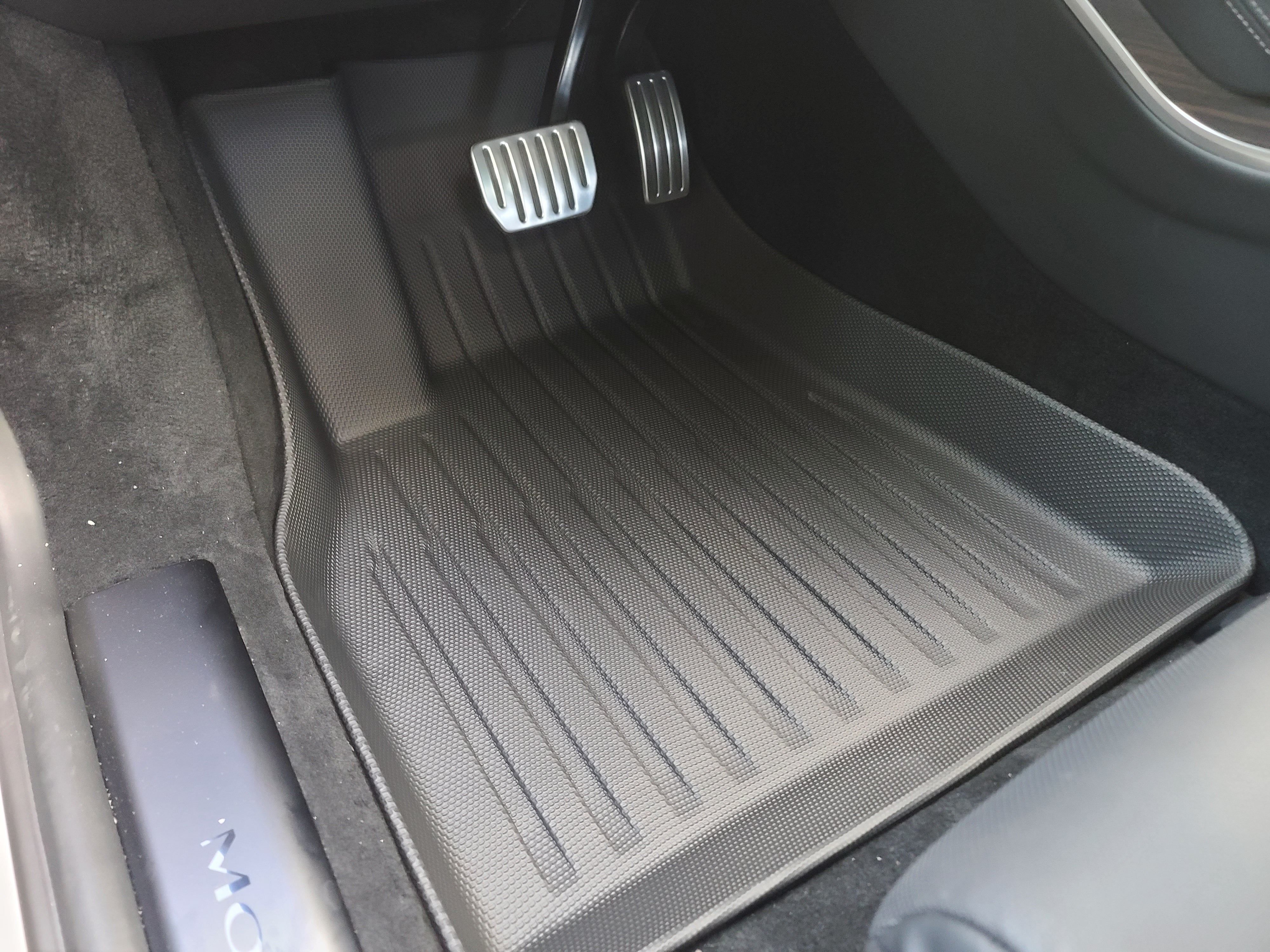 All-Weather vs. Carpet Mats: Which Is Better for Your Tesla?