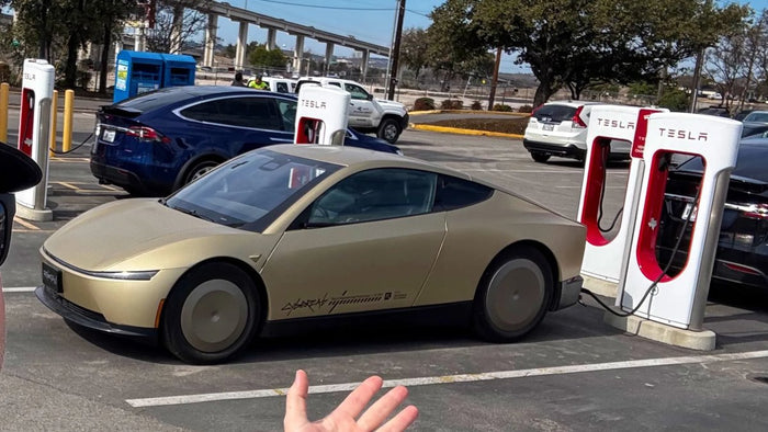 Tesla's Cybercab Charging Port and Butterfly Doors in Action [VIDEO] – Hub