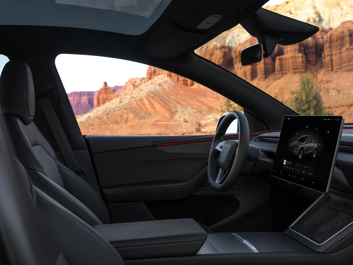 Tesla Model Y Finally Gets Black Headliner, 16-Inch Screen in Canada