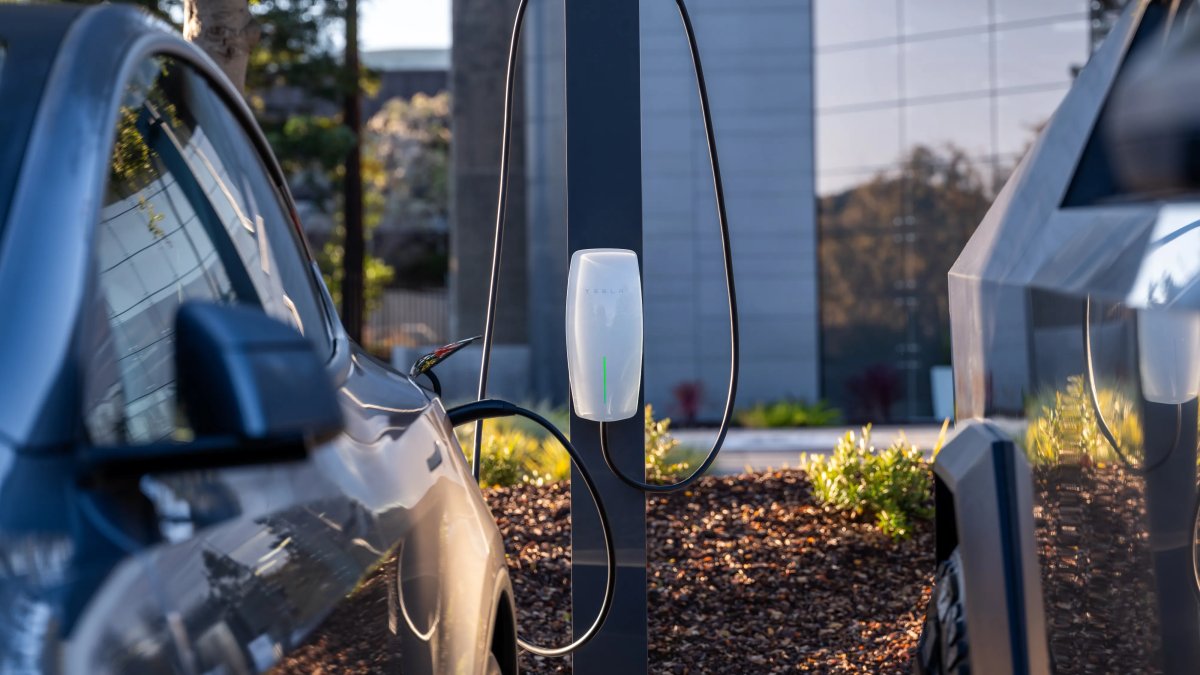 Canada Invests $10.9M CAD in EV Chargers and Education