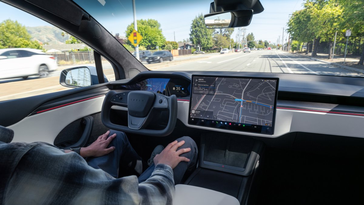 NHTSA Expands Probe Into Tesla FSD's Low-Vision Performance