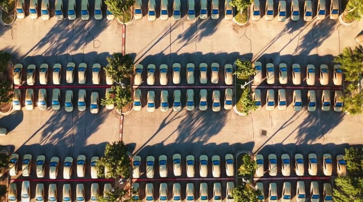 Tesla’s Austin Cybercab Fleet Tops 300; Dallas Launch Up Next
