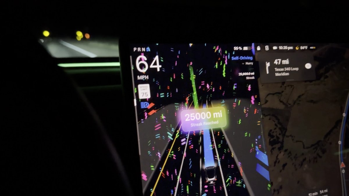 First Tesla Owner Crosses 25,000-Mile FSD Streak Milestone