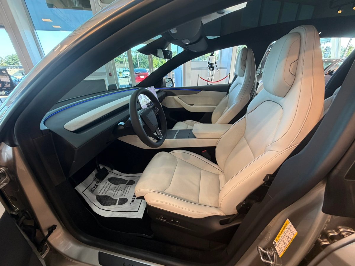 Tesla Model Y L Launch Series Now on Display in Stores