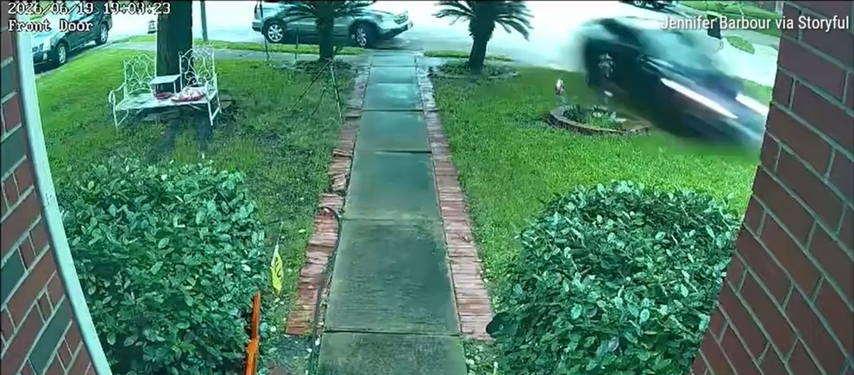 Tesla Crashes Into Texas Home, Driver Blames Autopilot [VIDEO]