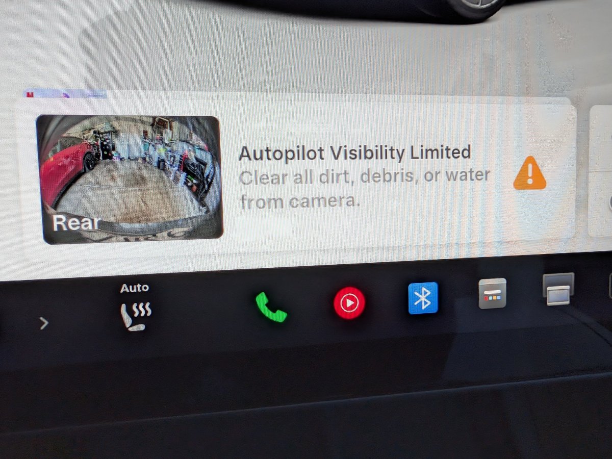 Tesla Improves Camera Visibility Alerts in FSD V14.2.2
