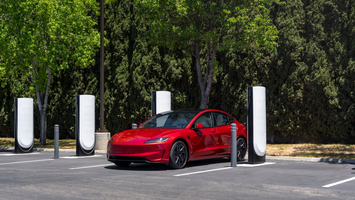 Tesla Produces Last V3 Supercharger, Transitions to V4 Everywhere