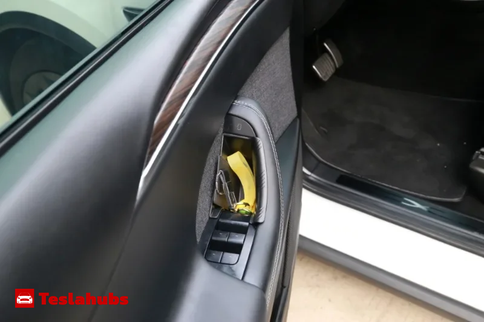 Teslahubs™ Door Handle Storage Box for Model X