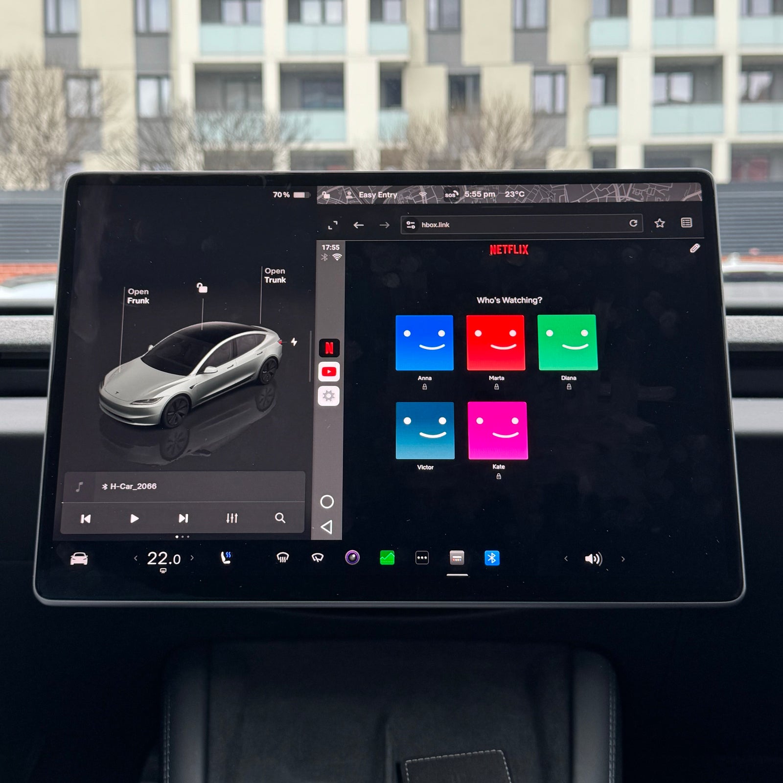 Teslahubs Space Box connected in a Tesla centre console